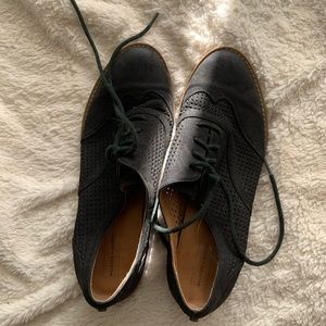 Black dress shoe